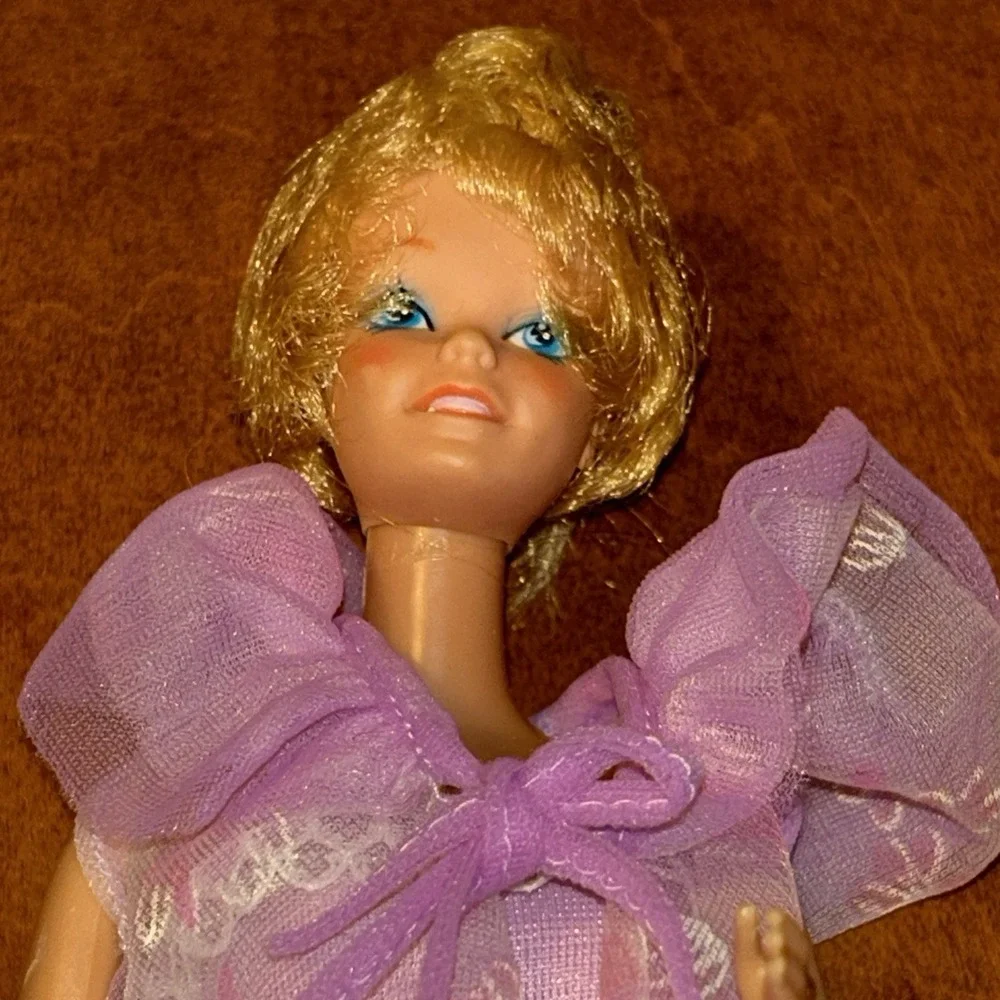 Vintage Mattel Inc. Barbie Philippines Short blonde Hair Bendable Legs 1966 B1